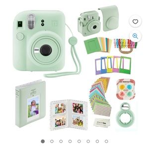 Polaroid photo set w/camera (gently used)